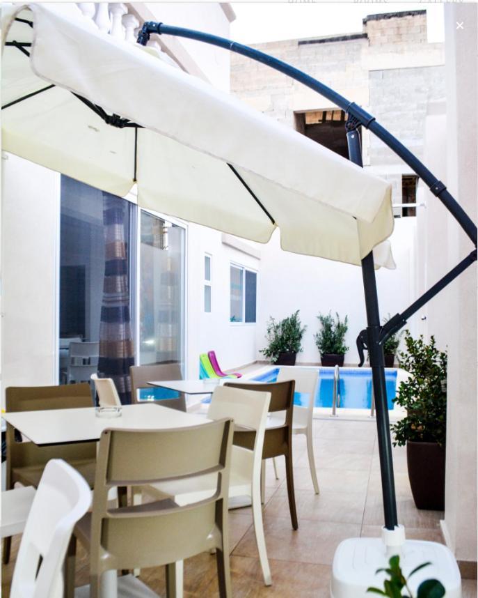 8Villa Saint Julian's Exterior photo